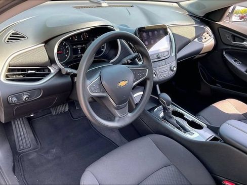 Used 2022 Chevrolet Malibu LT FWD image 14