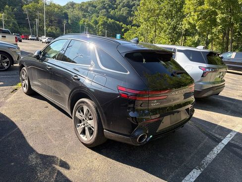 Used 2022 Genesis GV70 3.5T Sport w/ Sport Advanced Package AWD/4WD image 11