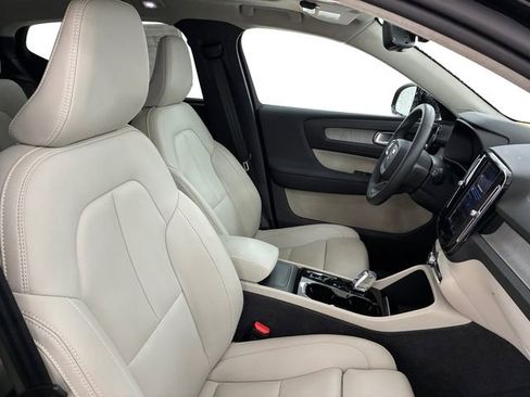 Used 2024 Volvo XC40 B5 Plus AWD/4WD image 14