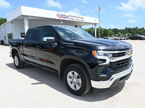 Used 2025 Chevrolet Silverado 1500 LT RWD image 4