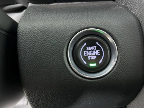 Used 2026 GMC Acadia Elevation FWD image 17