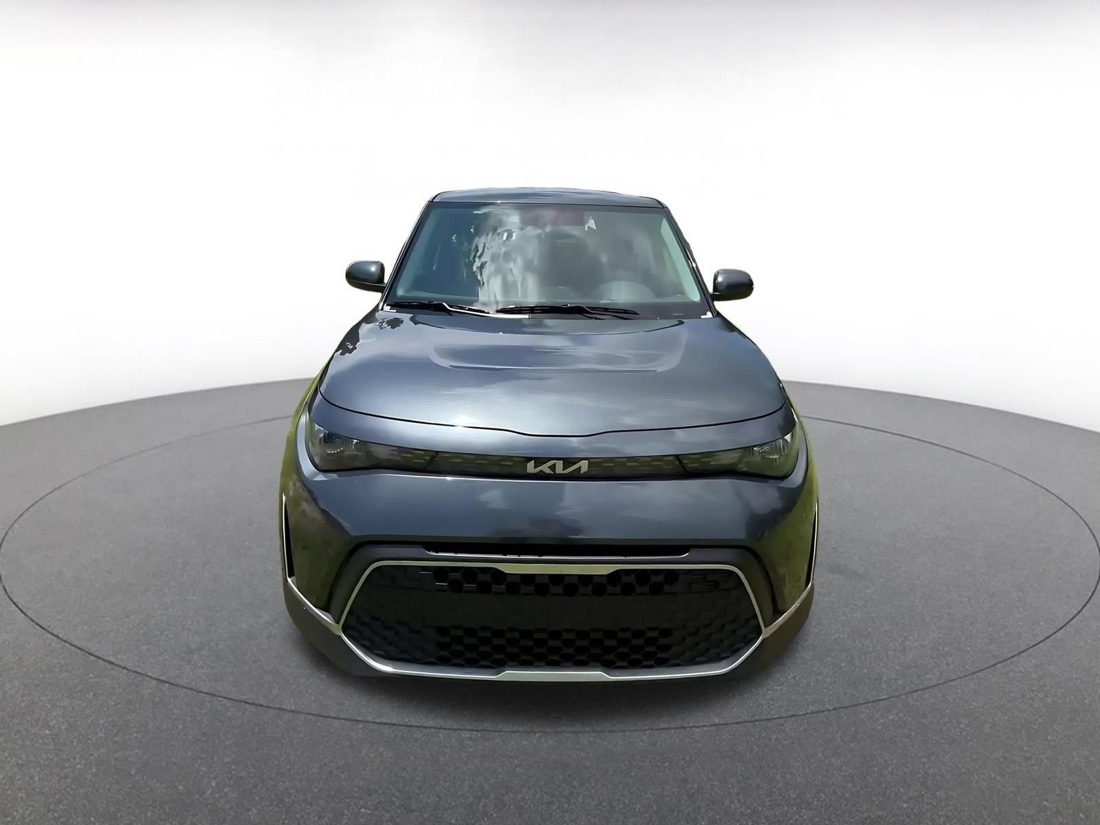 Used 2025 Kia Soul LX w/ LX Technology Package FWD image 4
