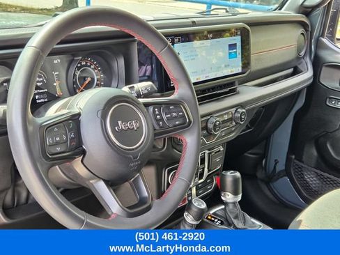Used 2024 Jeep Wrangler Unlimited Rubicon AWD/4WD image 8