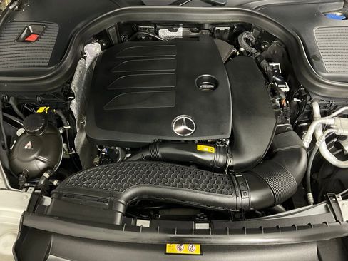 Used 2022 Mercedes-Benz GLC 300 image 9
