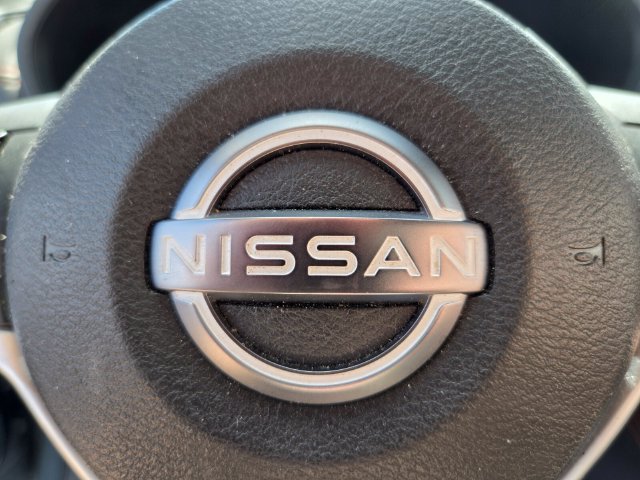 Used 2025 Nissan Sentra SR w/ SR Premium Package FWD image 32