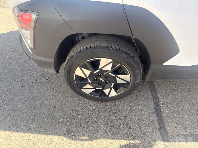 Used 2025 Hyundai Kona SEL AWD/4WD image 12