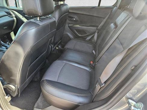 Used 2020 Chevrolet Trax LT w/ Driver Confidence Package FWD image 17
