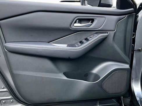 New 2026 Nissan Rogue SV FWD image 10