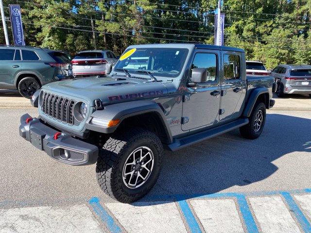 Used 2025 Jeep Gladiator Rubicon w/ Convenience Group AWD/4WD image 3