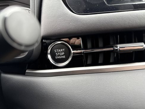 New 2025 Mitsubishi Outlander ES image 23