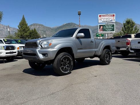 Used 2014 Toyota Tacoma 4x4 Regular Cab image 11