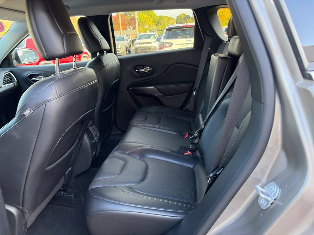 Used 2021 Jeep Cherokee Latitude Lux AWD/4WD image 11