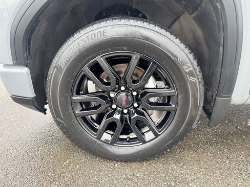 Used 2024 GMC Sierra 1500 Elevation image 3