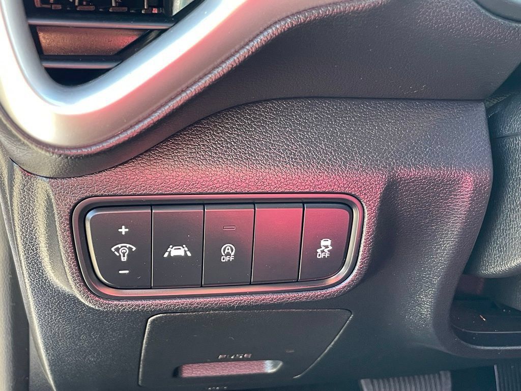 Used 2020 Kia Soul GT-Line FWD image 12