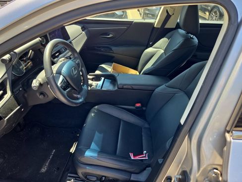 Used 2024 Lexus ES 300h w/ Premium Package FWD image 10