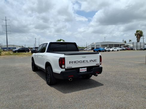Used 2025 Honda Ridgeline TrailSport+ image 6