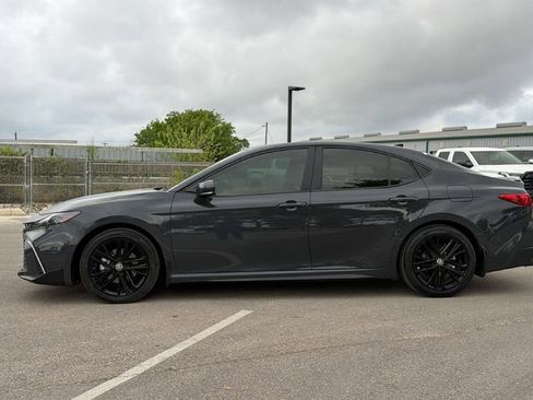 Certified 2025 Toyota Camry SE w/ Convenience Package image 10