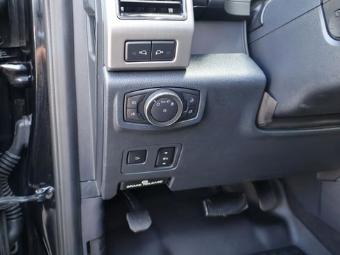 Used 2022 Ford F350 Platinum w/ Tremor Off-Road Package AWD/4WD image 14