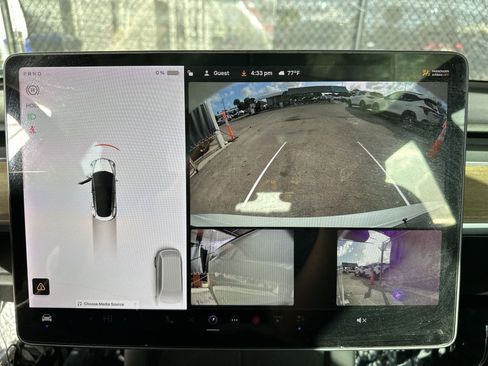 Used 2022 Tesla Model 3 image 12