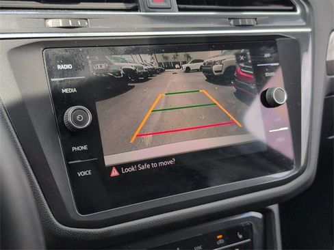 Certified 2023 Volkswagen Tiguan SE image 22