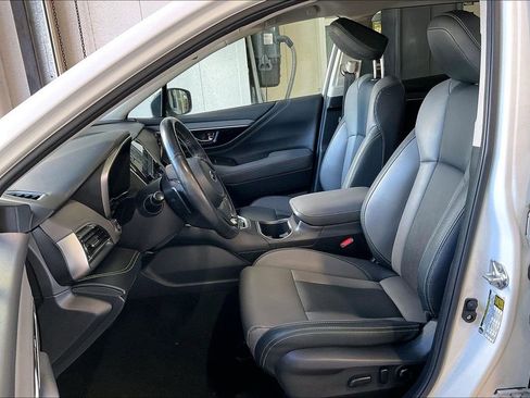 Used 2024 Subaru Outback Onyx Edition AWD/4WD image 3