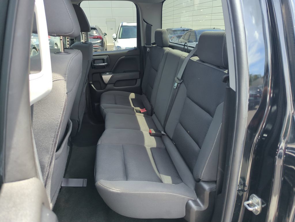 Used 2018 Chevrolet Silverado 1500 LT w/ All Star Edition AWD/4WD image 28