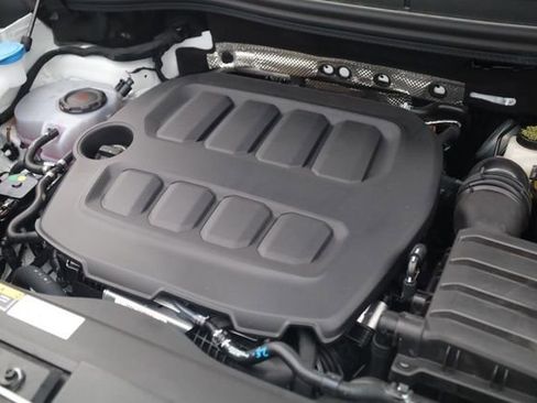 New 2026 Volkswagen Tiguan SE R-Line image 23