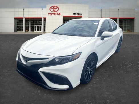 Certified 2023 Toyota Camry SE w/ Convenience Package FWD image 1
