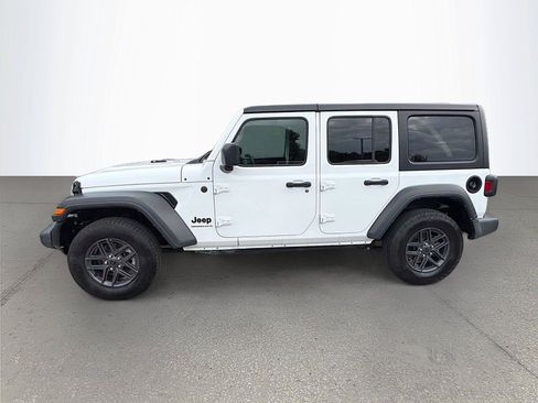 Used 2024 Jeep Wrangler Unlimited Sport AWD/4WD image 7