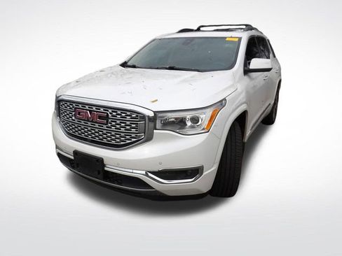 Used 2019 GMC Acadia Denali image 3