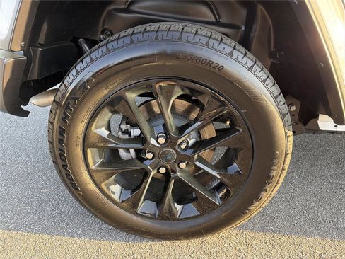 Used 2025 Jeep Wrangler Sahara w/ Safety Group image 15