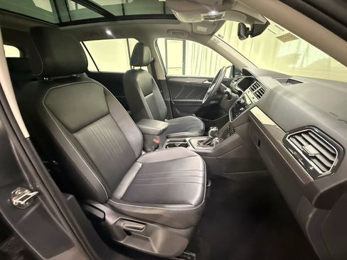 Used 2024 Volkswagen Tiguan SE image 27