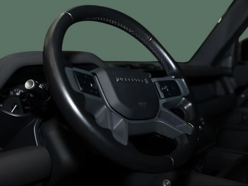 Used 2023 Land Rover Defender 110 X-Dynamic SE image 30