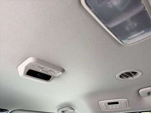 New 2026 Kia Carnival EX image 16