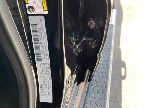 Used 2019 RAM 1500 Laramie AWD/4WD image 30