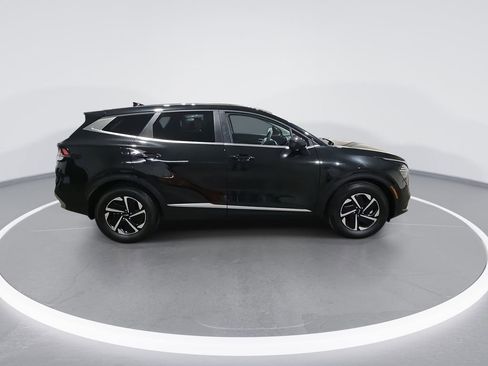Used 2024 Kia Sportage LX image 9