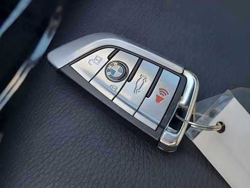 Used 2019 BMW 530i w/ Convenience Package image 38