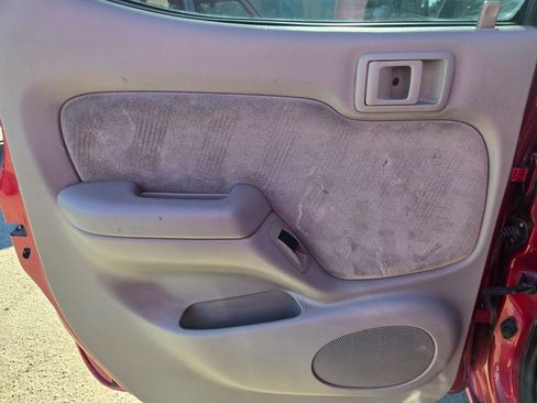 Used 2004 Toyota Tacoma PreRunner image 12