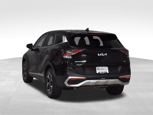 Used 2025 Kia Sportage LX AWD/4WD image 7