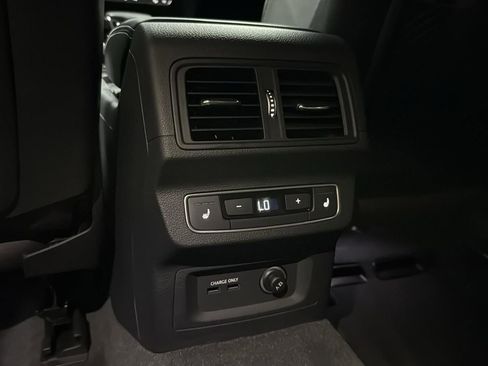 Used 2023 Audi SQ5 Prestige image 28