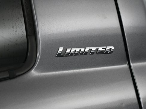 Used 2019 Toyota Tundra Limited w/ Limited Premium Package image 21