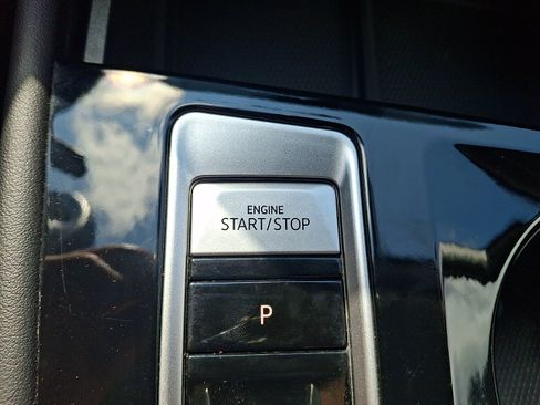 Used 2024 Volkswagen Atlas SE w/ Panoramic Sunroof Package AWD/4WD image 22