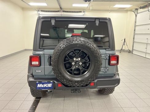 Used 2025 Jeep Wrangler Sport AWD/4WD image 5