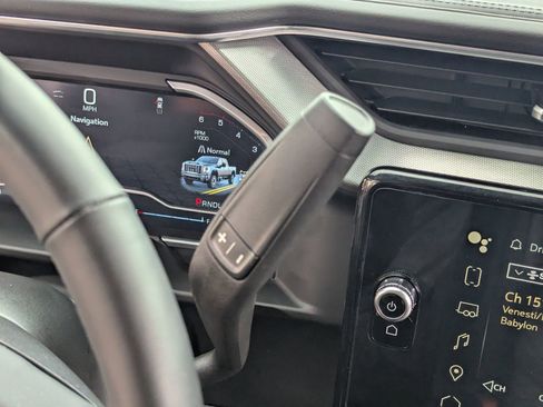 Used 2024 GMC Sierra 2500 Denali w/ Technology Package image 31