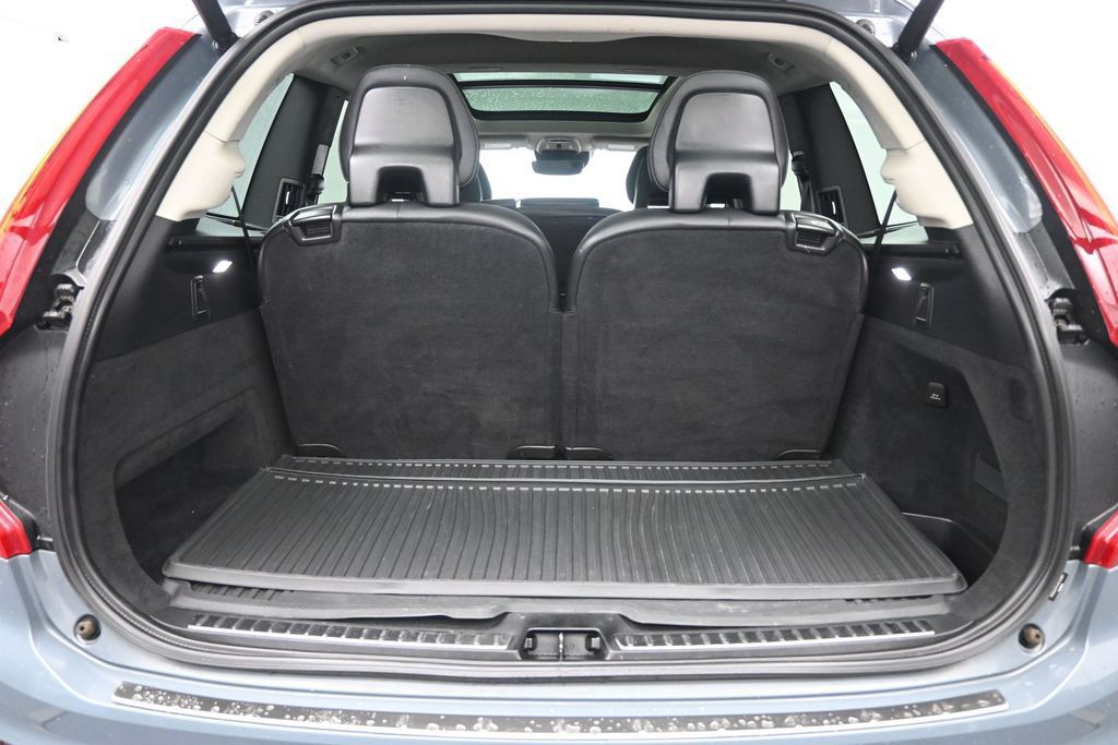 Used 2022 Volvo XC90 T6 Momentum w/ Climate Package AWD/4WD image 28