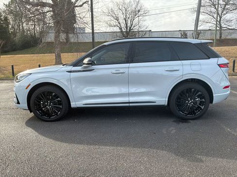 Used 2025 Lincoln Corsair FWD w/ Equipment Group 101A image 23