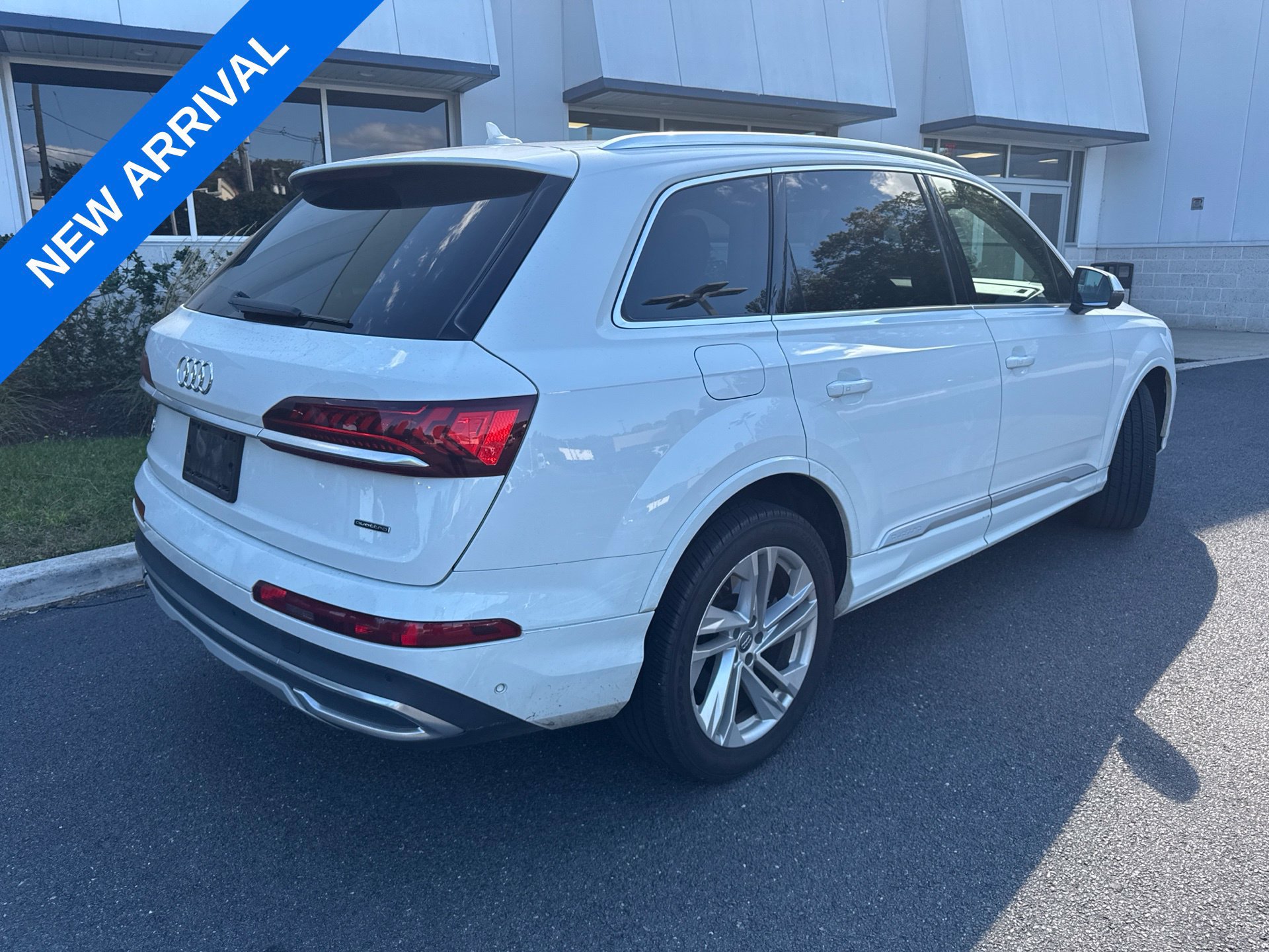 Used 2020 Audi Q7 3.0T Premium Plus AWD/4WD image 2
