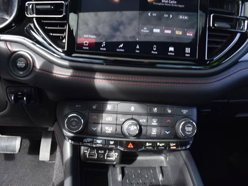 Used 2025 Dodge Durango GT image 19