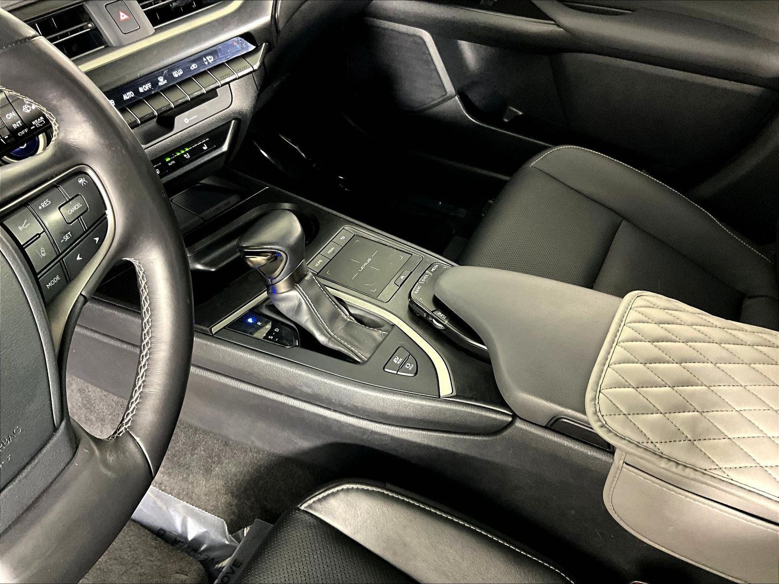Used 2020 Lexus UX 250h w/ Premium Package AWD/4WD image 18