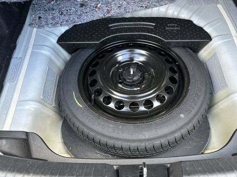 Used 2019 Chevrolet Malibu LT FWD image 28
